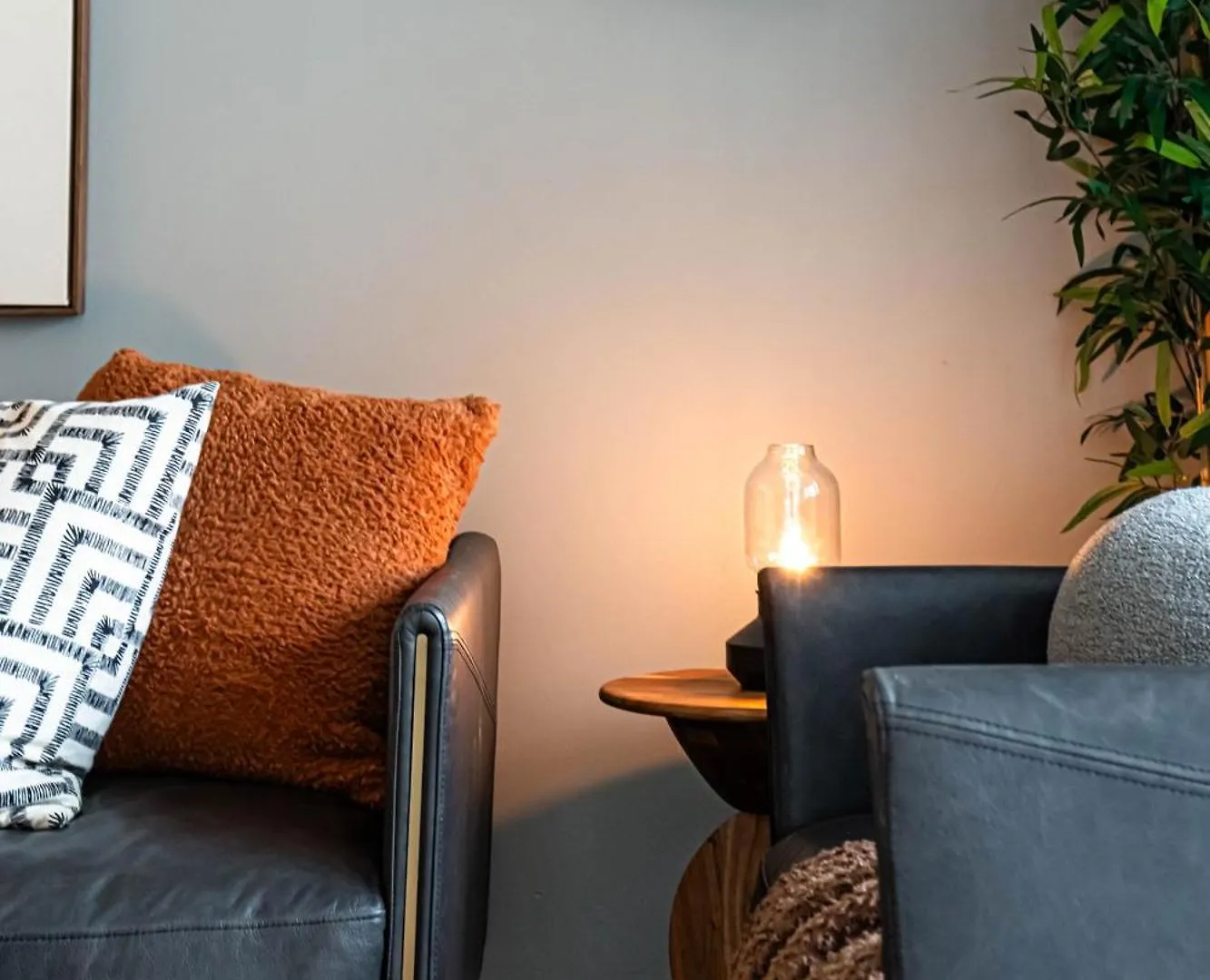 The Hideaway Hub Apartment Toronto
