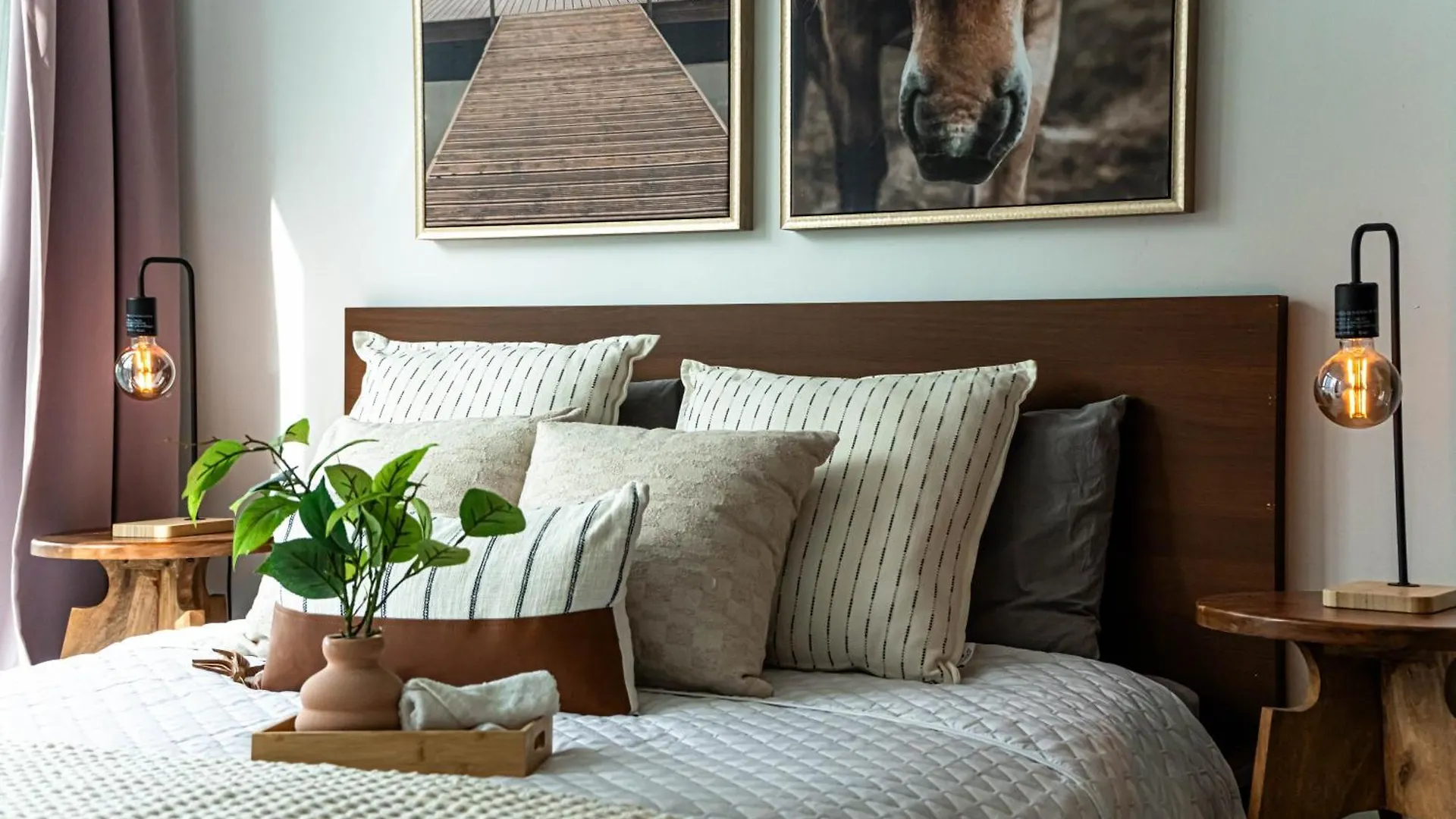 The Hideaway Hub Apartment Toronto
