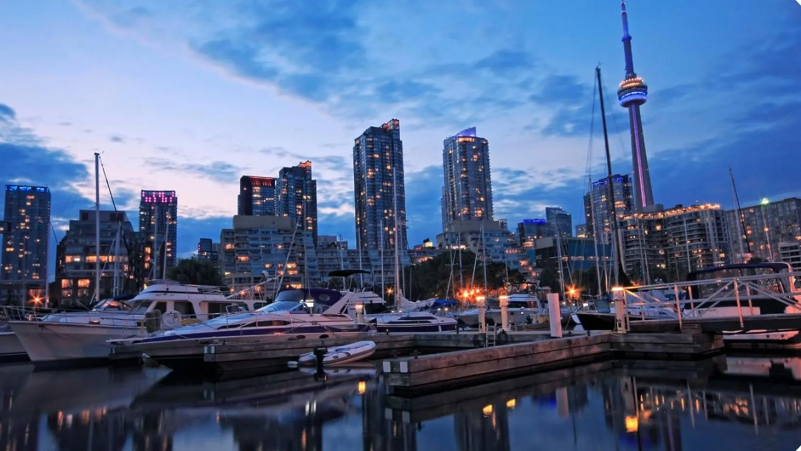 The Hideaway Hub Apartment Toronto