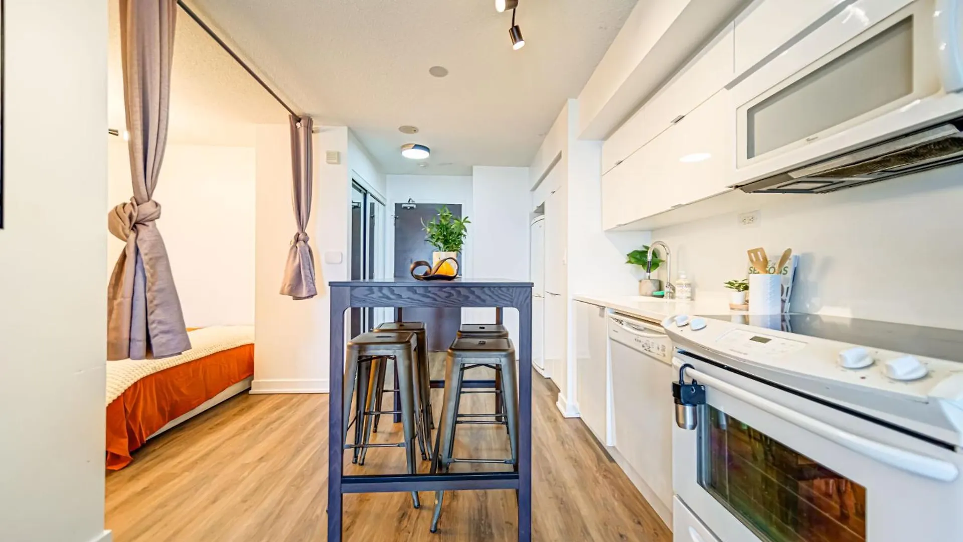 The Hideaway Hub Apartment Toronto