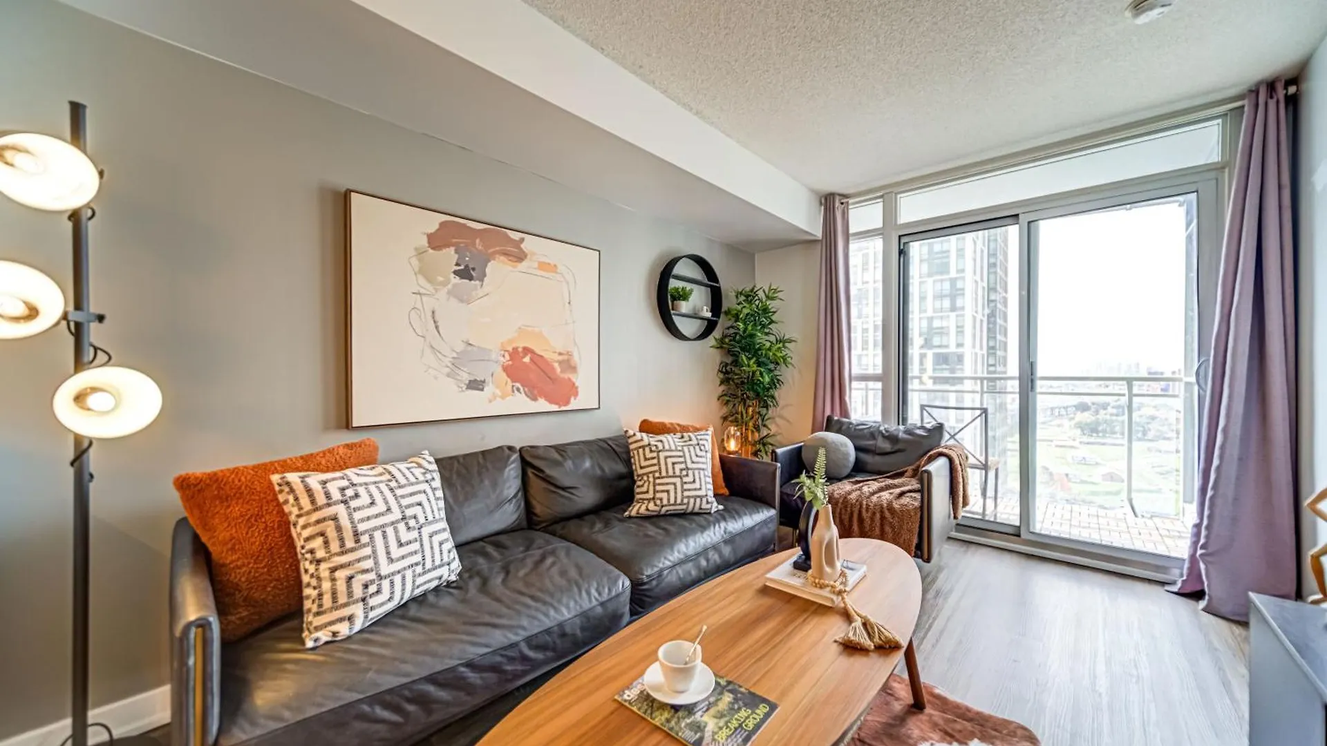 The Hideaway Hub Apartment Toronto
