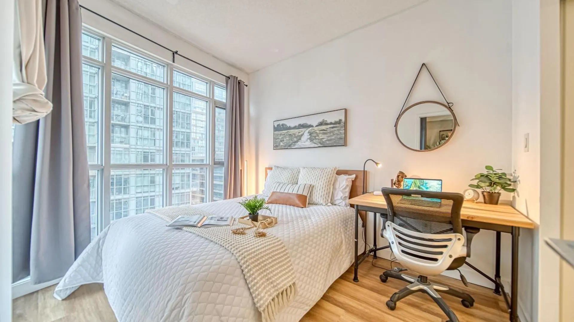 The Hideaway Hub Apartment Toronto Canada
